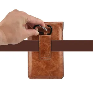 Universelle Handytasche aus Leder für Herren mit Gürtelschlaufe und Karabiner.