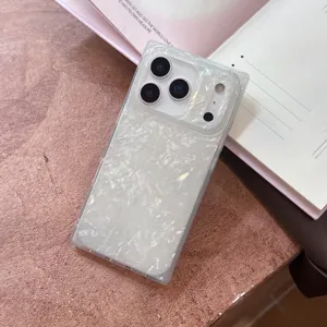Funda para teléfono con textura de concha cuadrada diseño minimalista protección anticaída.
