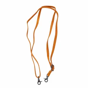 Oranje lederen telefoon schouderband vervangende riem met verstelbare metalen gesp detail.