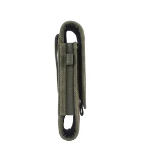 Détail latéral de pochette tactique de ceinture, étui universel multifonction pour téléphone.