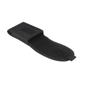 Vue détaillée de pochette de téléphone tactique, étui en tissu noir durable avec fermeture velcro.