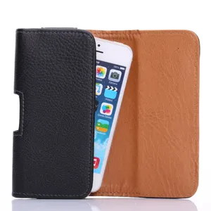 Detailansicht der schwarzen und braunen Ledergürtel-Handytasche mit Telefondisplay.