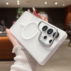 Coque de protection magnétique transparente mate avec support de caméra en métal pour Samsung.