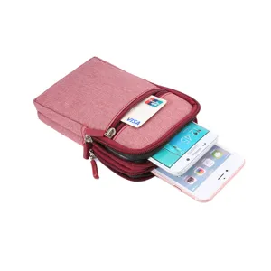 Gedetailleerd overzicht van het rode canvas multifunctionele telefoontasje met ritsvakken.