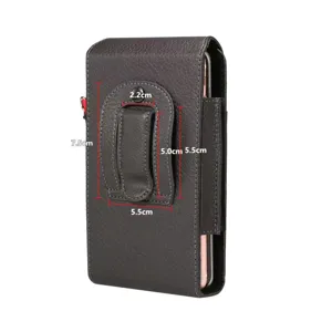Vista detallada de la funda de teléfono vertical de cuero con clip para cinturón.