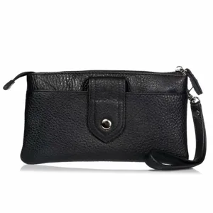 Pochette homme en cuir veritable noir avec dragonne et poche zippee de vue detailtee.