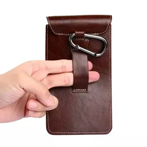 Outdoor Kletter Leder Handytasche Detailansicht mit Karabinerhaken und Gürtelschlaufe