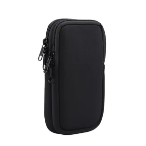Detaillierte Nahaufnahme der schwarzen Neopren-Doppeltaschen-Gürteltasche für den Alltag.