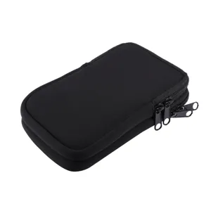 Detailansicht der schwarzen doppelten Neopren Utility Aufbewahrungstasche fuer Geraete.