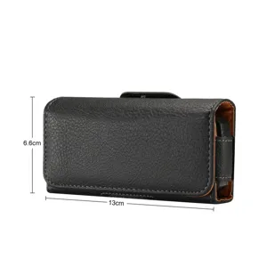 Étui de ceinture en cuir noir pour téléphone avec rabat, taille compacte et texture robuste.