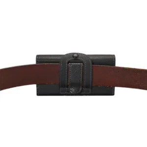 Étui de téléphone en cuir noir pour seniors, sacoche de ceinture horizontale pratique et solide.