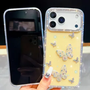 Glitzernde Schmetterling Handyhülle Detailansicht mit Strass Kristallen und funkelndem Rahmen.