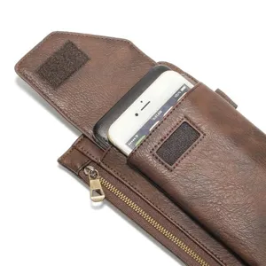 Bruine kunstlederen telefoonholster heuptas met rucksack vak voor outdoor sport en reizen.