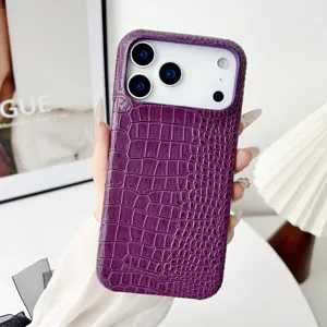 Funda de teléfono morada con patrón de cocodrilo para iPhone, carcasa trasera de cuero de lujo.
