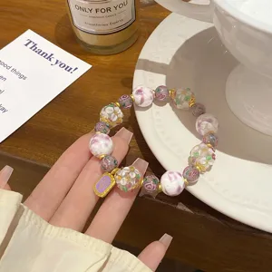 Charmant bracelet de perles en verre pour femmes, bijoux de style fée doux et élégant.