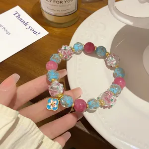 Bracelet de perles en verre pour femmes, bijoux de style féerique doux avec trèfle à quatre feuilles.