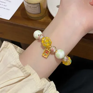 Bracelet de perles glacées doux, bijoux de style fée design de niche de luxe léger pour femmes.