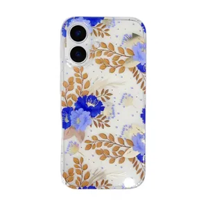 Dettaglio custodia per telefono floreale trasparente, motivo fiori blu e foglie oro.
