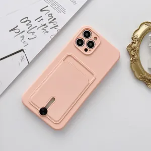 Coque de téléphone en silicone rose avec porte-carte et anneau, compatible iPhone.
