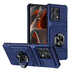 Funda de teléfono resistente con ranura para tarjetas y soporte de anillo para protección.