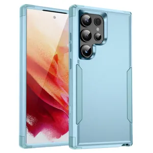 Vista detallada de la funda protectora azul claro con recortes precisos y esquinas reforzadas.