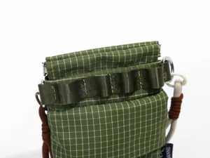 Korean style green grid outdoor tactical shoulder bag casual crossbody mobile phone pouch