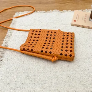 Borsa a tracolla intrecciata arancione da donna, elegante borsa casual chic per tutti i giorni.