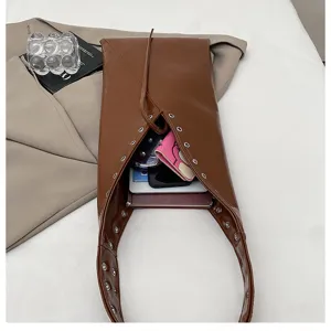 Vintage brown PU leather shoulder bag for women, trendy autumn winter hobo tote bag.