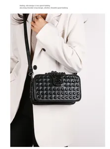 Style Punk Sac Bandoulière pour Femmes en Cuir PU Sac à Épaule avec Rivets Chaîne de Mode Sac Messenger Casual