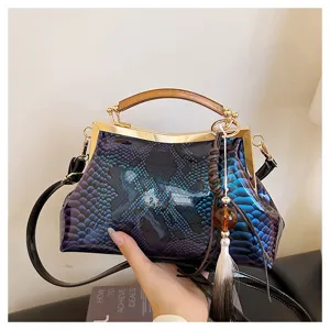 Borsa a mano vintage da donna con motivo serpente, montatura in metallo e manico in legno.