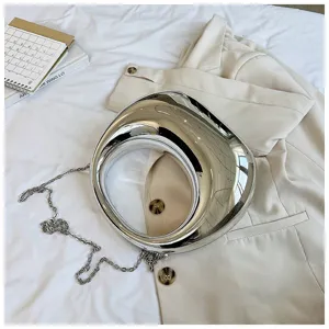 Elegante bolso de hombro circular irregular metalizado con cadena, estilo de moda europeo.
