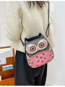 2025 summer cute animal owl crossbody bag for women, stylish cartoon shoulder handbag.