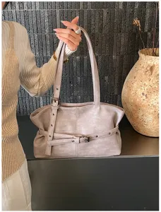 Borsa a spalla chic di grande capacità per donna, elegante borsa a mano capiente.