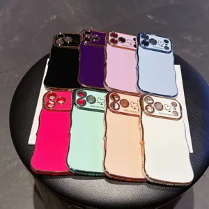 Cover per telefono ondulata galvanizzata, protezione antiurto ed elegante per il tuo smartphone.