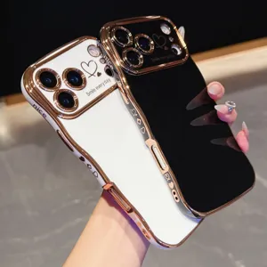 Custodia per telefono ondulata galvanizzata con cuore, elegante cover protettiva iPhone.