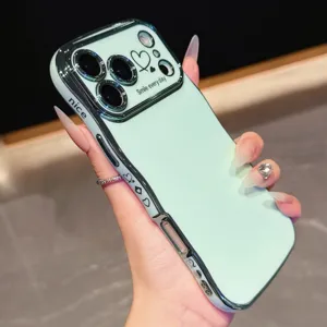 Elegante custodia per telefono con onde galvanizzate e cuore per iPhone, cover verde.