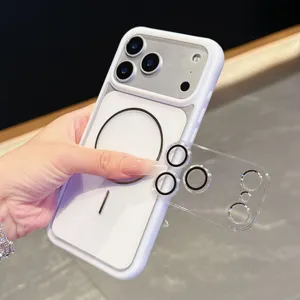 Gedetailleerd overzicht van het doorzichtige acryl MagSafe telefoonhoesje met lensbeschermer.
