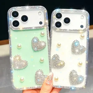 Funda de teléfono con diamantes de imitación de corazón brillante para iPhone.