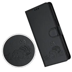 Zwarte lederen portemonnee hoesje voor Google Pixel 8 Pro met schattig kattenreliëf.