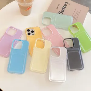 Gedetailleerd overzicht van telefoonhoesje met kaartsleuf in snoepkleuren en transparante achterkant.