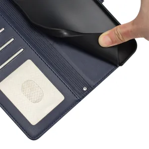 Blauwe lederen portemonnee telefoonhoesje detail met kaartsleuven en flexibele TPU binnenhoes