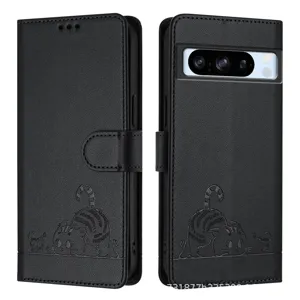 Zwarte lederen portemonnee hoesje voor Google Pixel 8 Pro met schattig kattenontwerp.