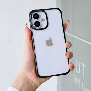 Detailansicht der zweifarbigen Acryl Handyhülle mit stoßfestem schwarzem Bumper für iPhone.