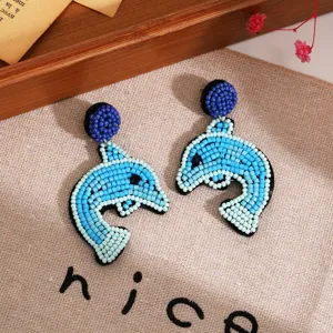Boucles d'oreilles dauphin en perles bleues faites à la main pour femmes, style plage été.
