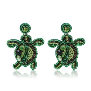 Boucles d'oreilles tortue en perles vertes artisanales plage ete vacances pour femmes