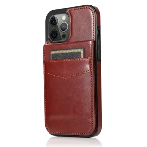 Gedetailleerd overzicht van het bruine lederen iPhone-hoesje met handig kaartsleufontwerp.