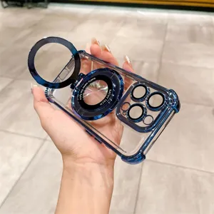Detalle de funda protectora azul transparente con soporte magnético y protector de cámara.