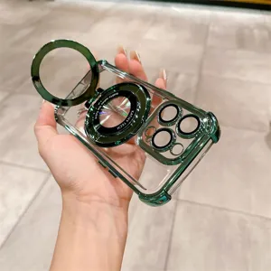 Detalle de funda de teléfono transparente verde con soporte de anillo magnético.
