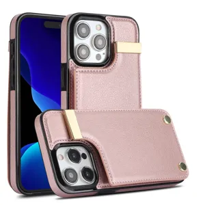 Detalle funda iPhone cuero rosa con tarjetero billetera y soporte cierre metálico.