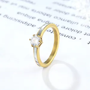 Bague raffinée en acier titane doré 14k avec zircone étincelante et incrustation de nacre.